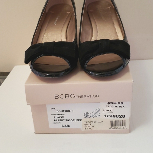 BCBGeneration Vegan Leather & Suede Wedge Peep Toe Heels GUC 8.5 - Picture 10 of 13